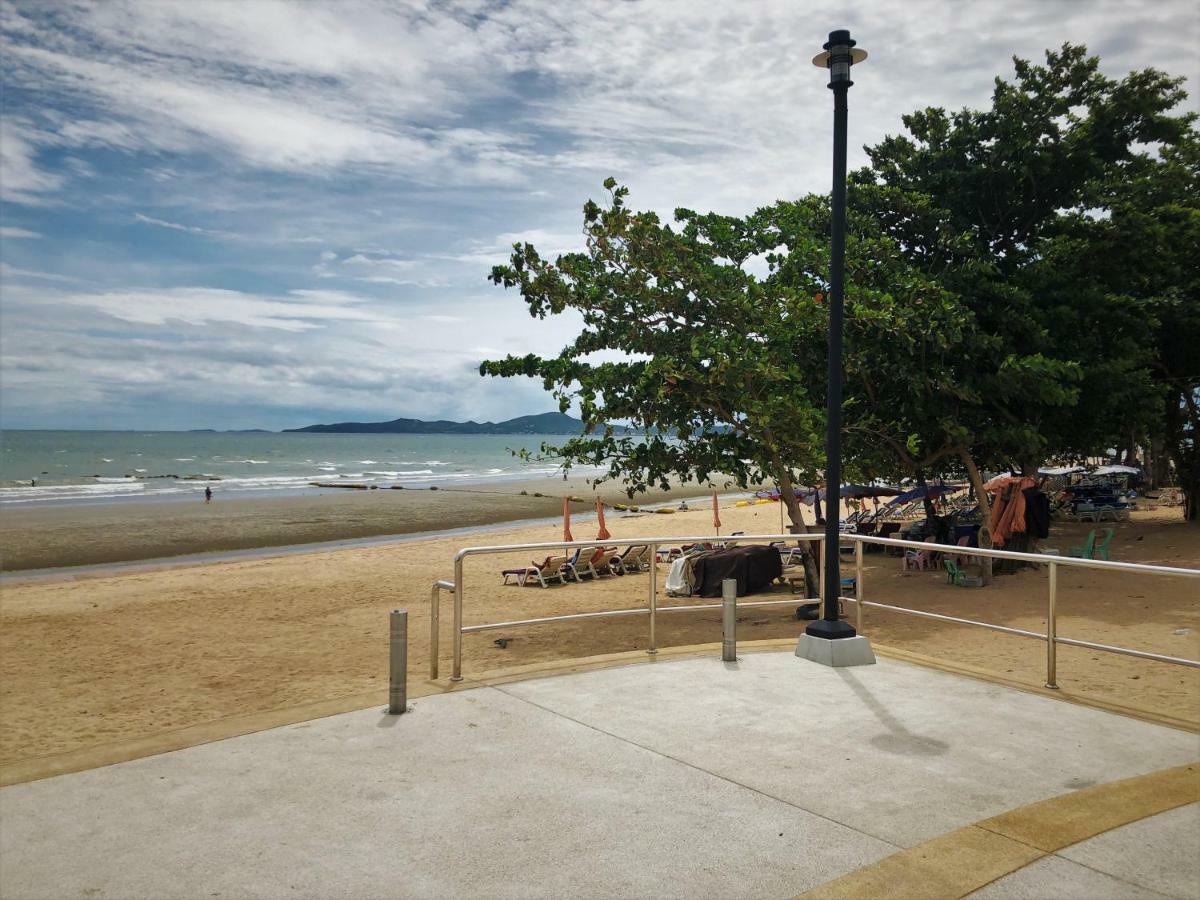 Hotel Baan Talay Pattaya Exterior foto